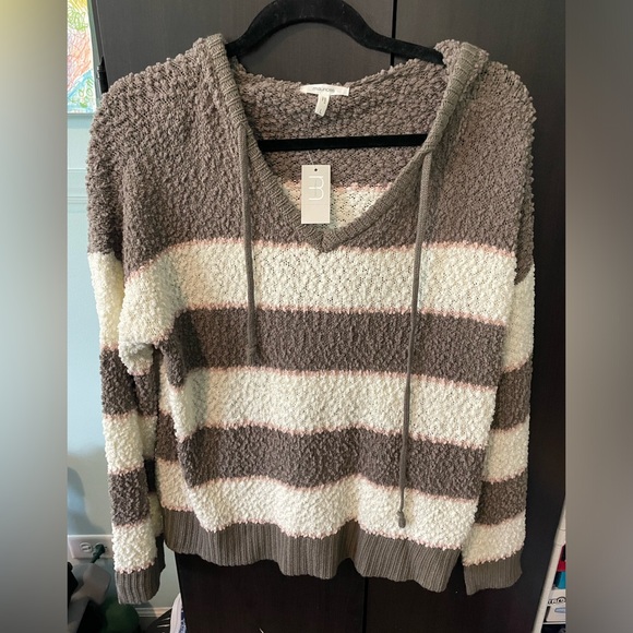 Maurices Sweaters - NWT Maurice’s hooded sweater size large